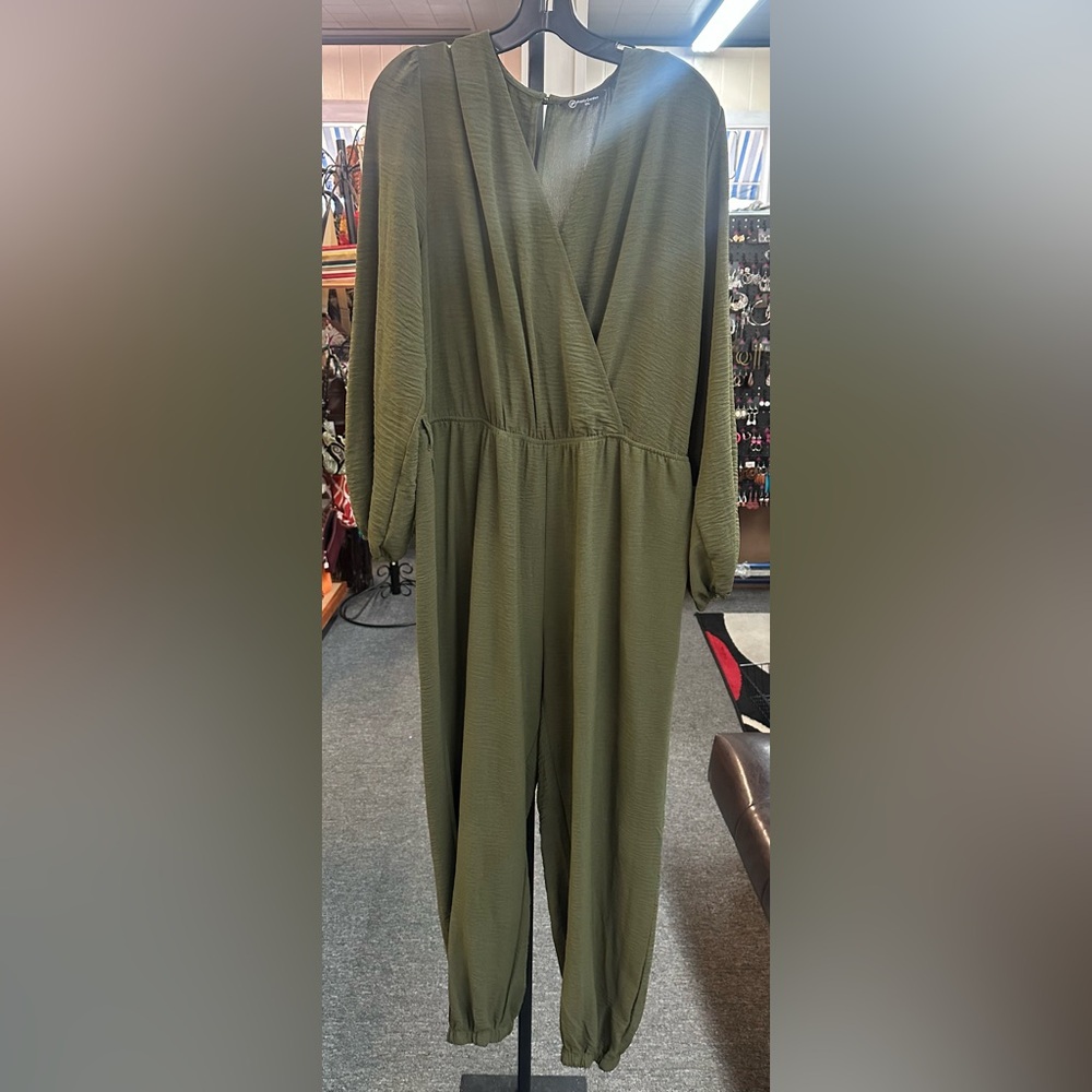 Pretty Garden sz 2x green dress pants